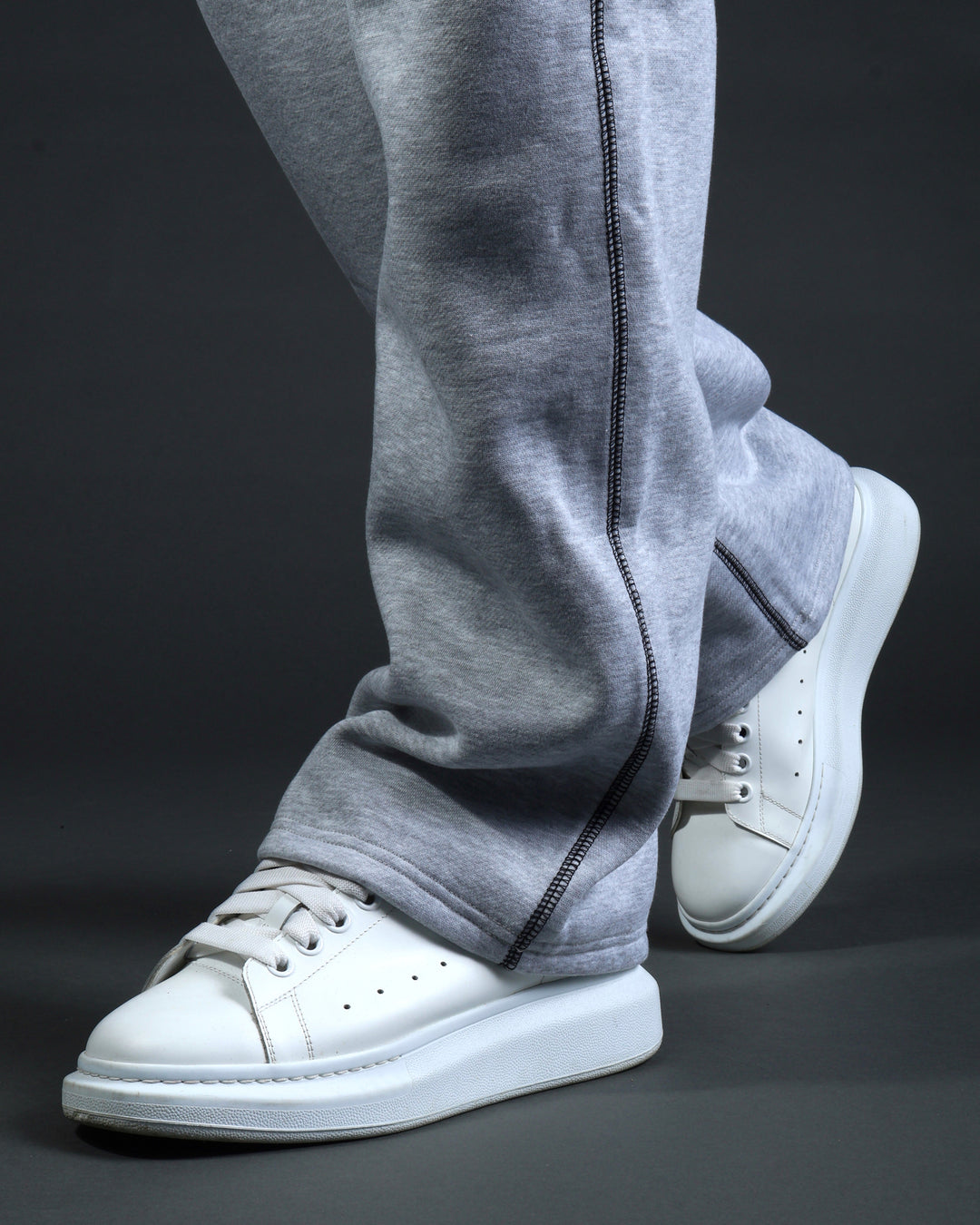 Smoov Sweatpants in Grey/Black