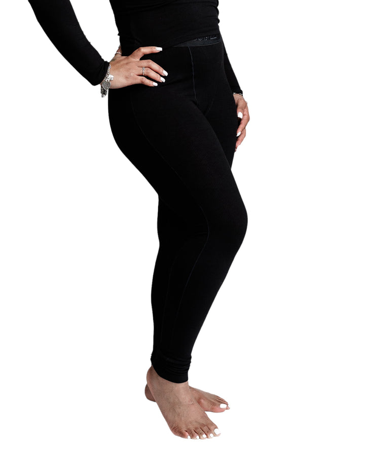 Women Essential Leggings in Black