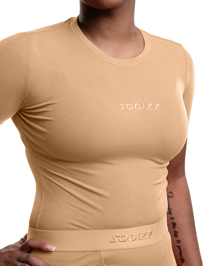 Women Essential S/S Shirt in Tan