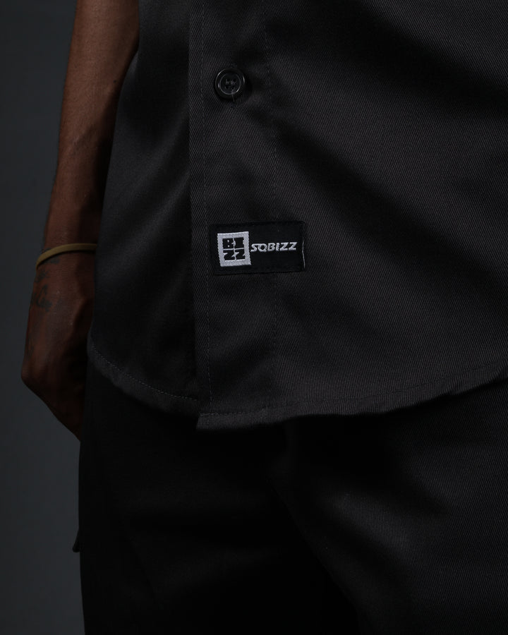 Hussle Shirt in Charcoal