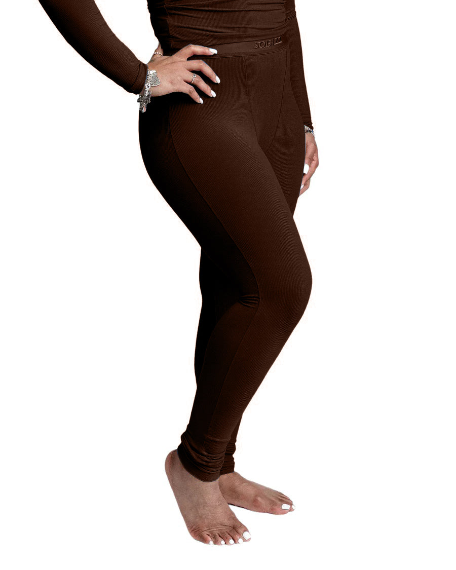 Women Essential Leggings in Chocolate