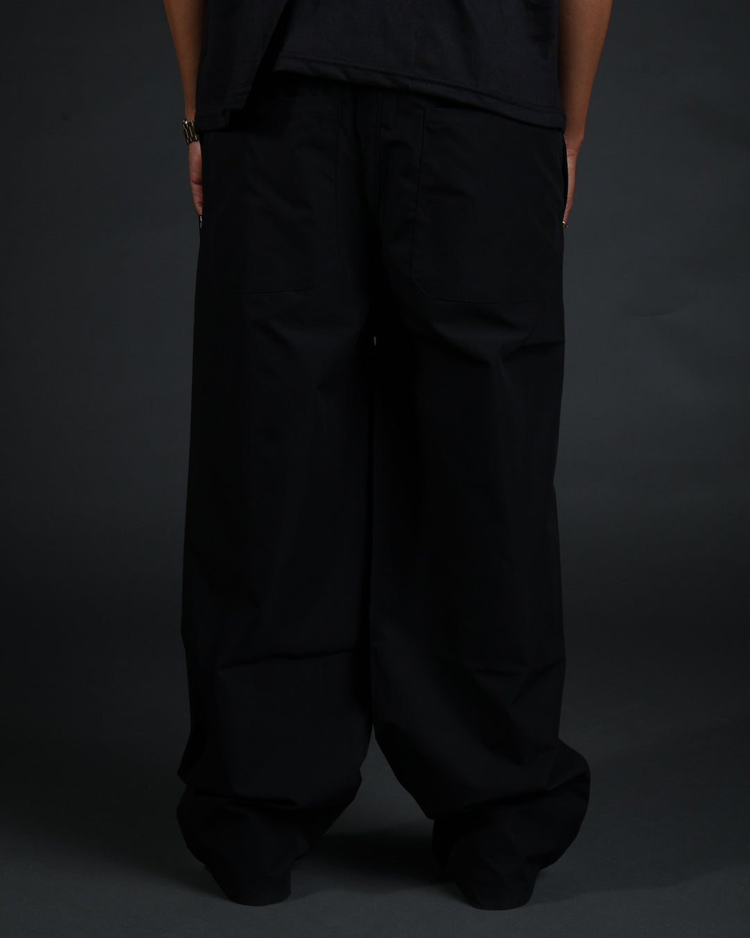 Summit Windpants in Black/White
