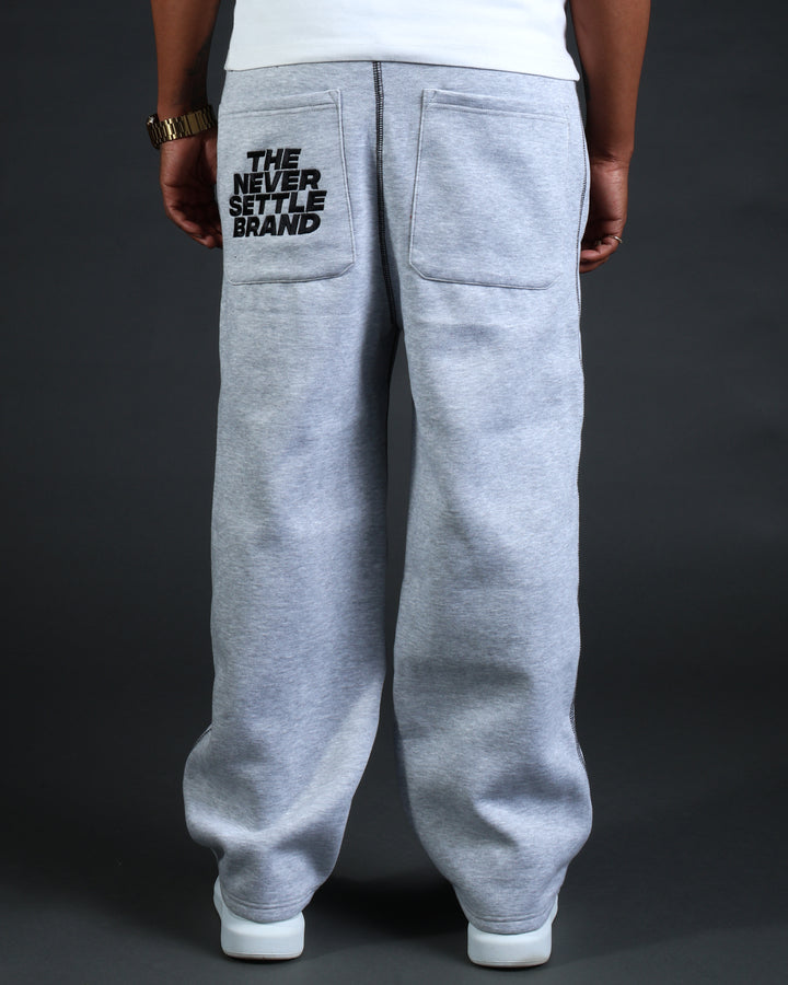 Smoov Sweatpants in Grey/Black