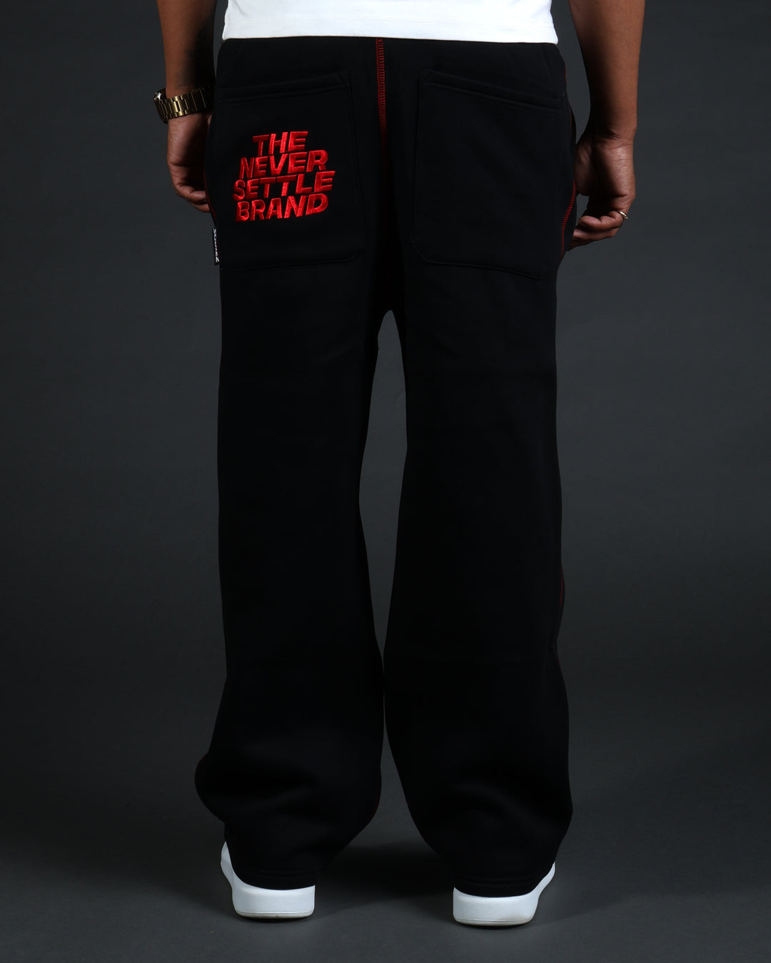 Smoov Sweatpants in Black/Red