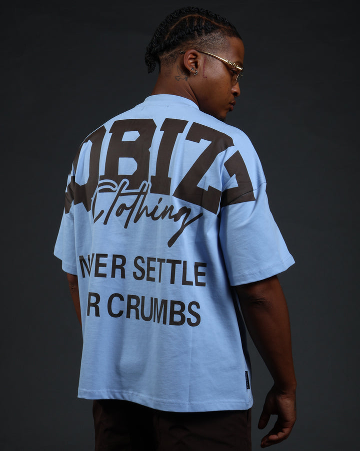 Motto Tee In LightBlue/Brown