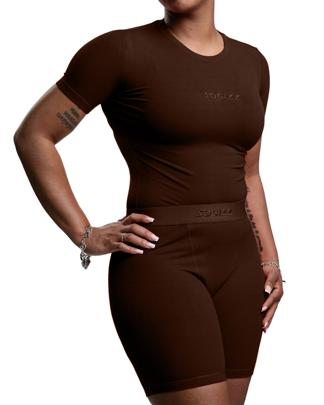 Women Essential S/S Shirt in Chocolate