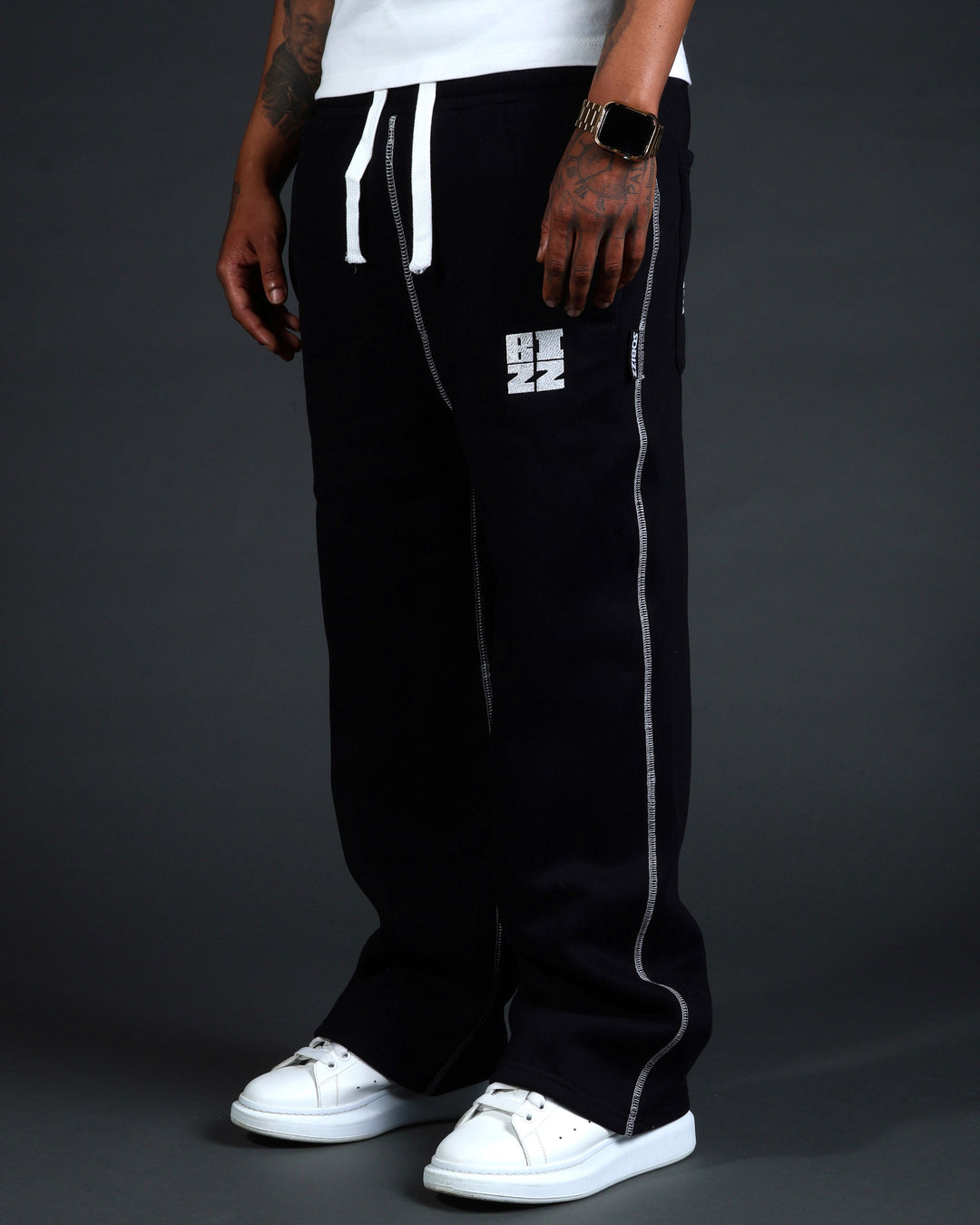 Smoov Sweatpants in Black/White