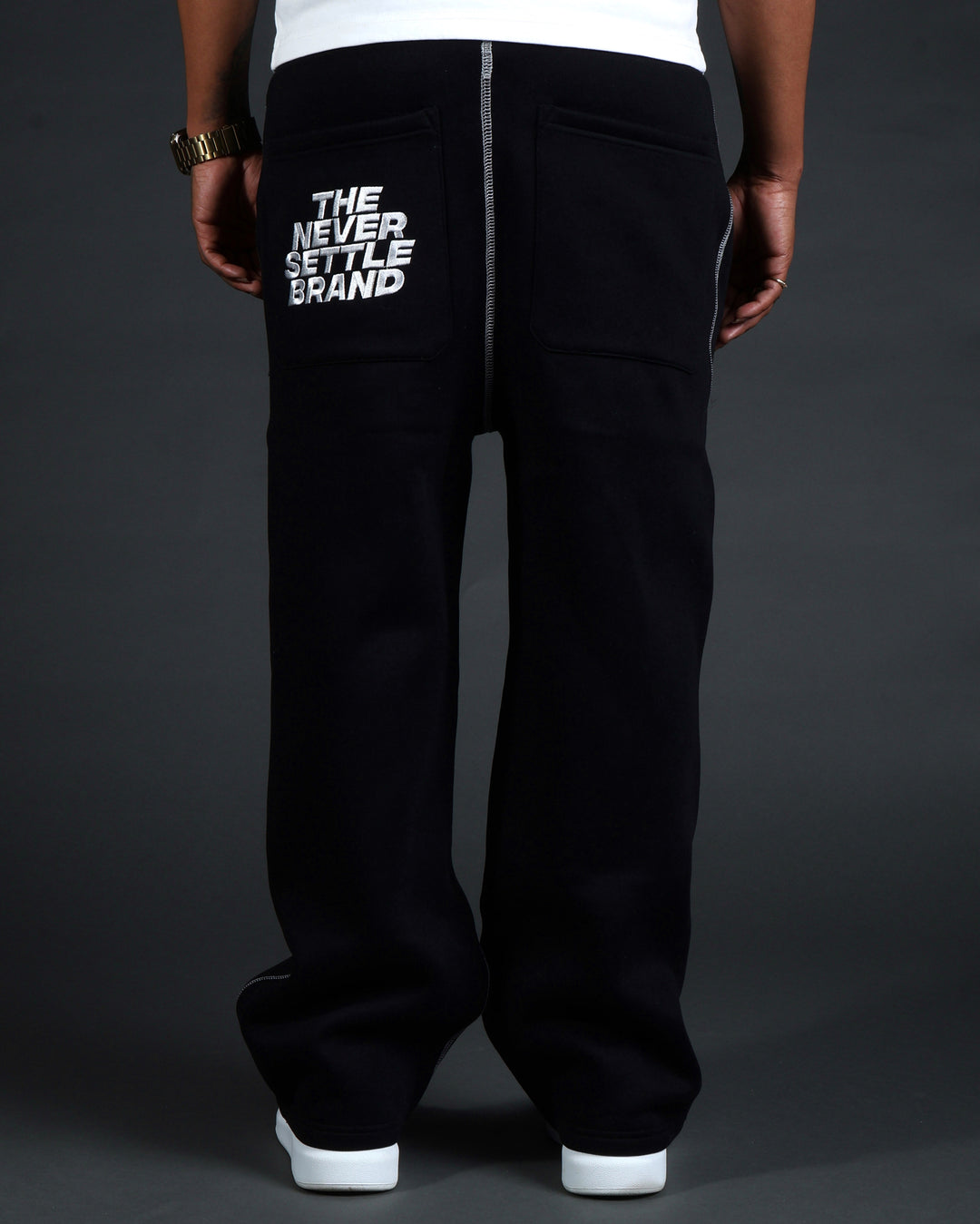 Smoov Sweatpants in Black/White
