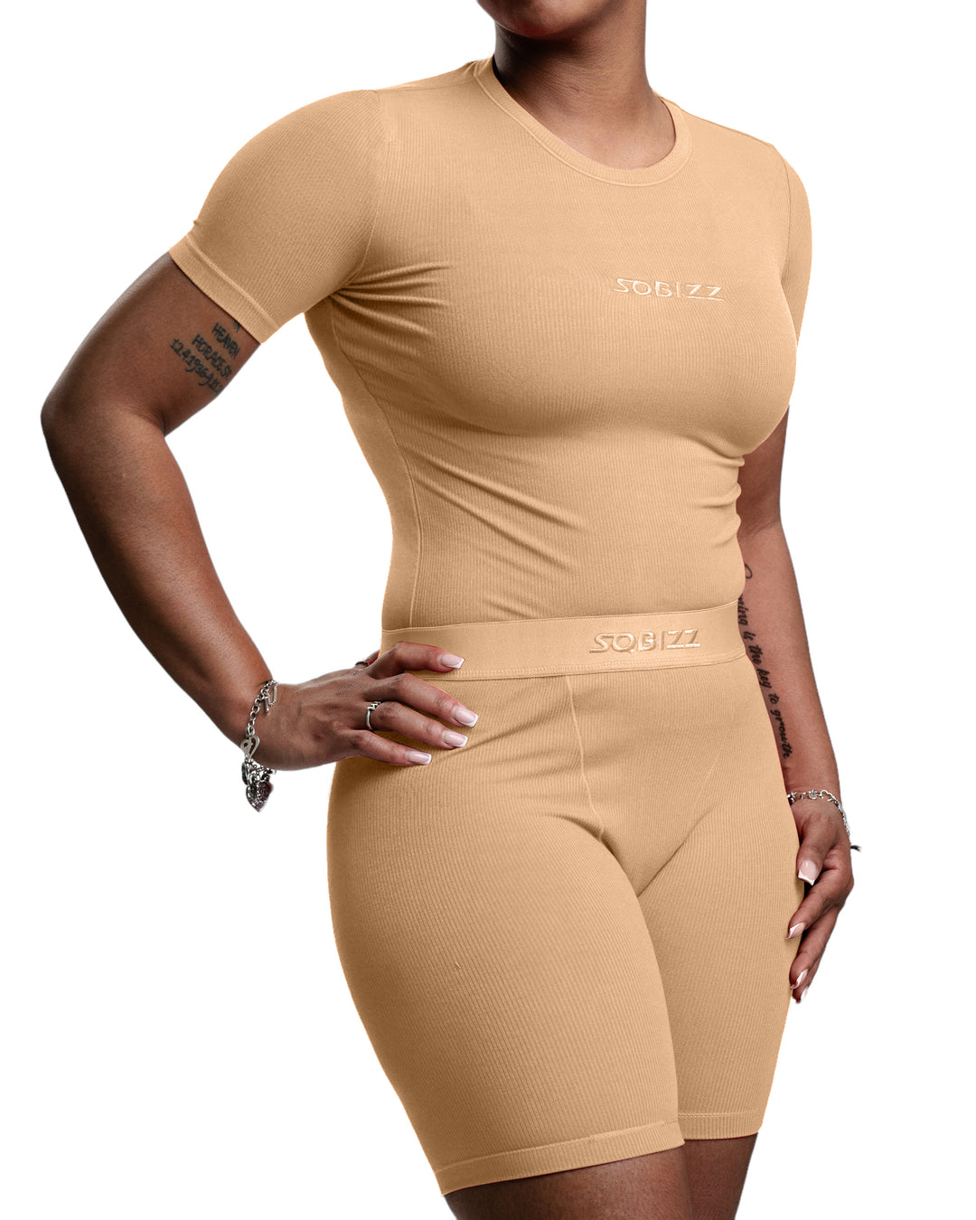 Women Essential S/S Shirt in Tan