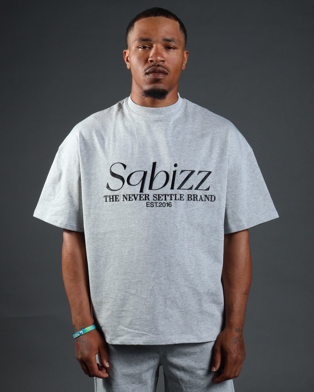 Prestige Tee in Grey/Black