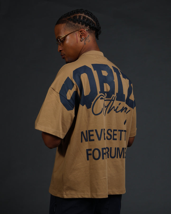 Motto Tee In Wheat/Navy