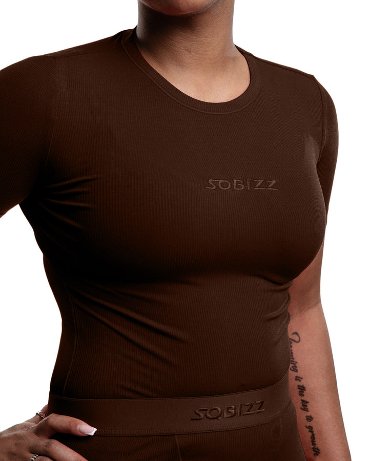 Women Essential S/S Shirt in Chocolate