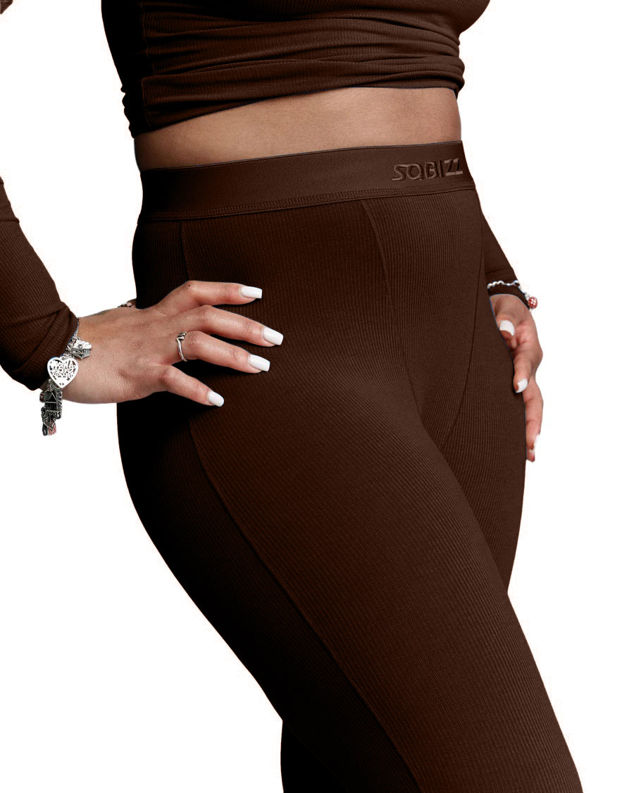 Women Essential Leggings in Chocolate