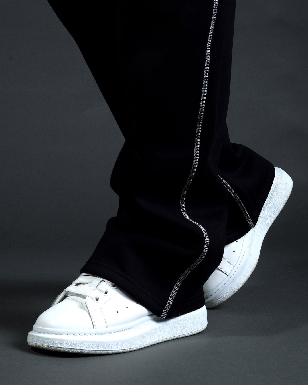 Smoov Sweatpants in Black/White