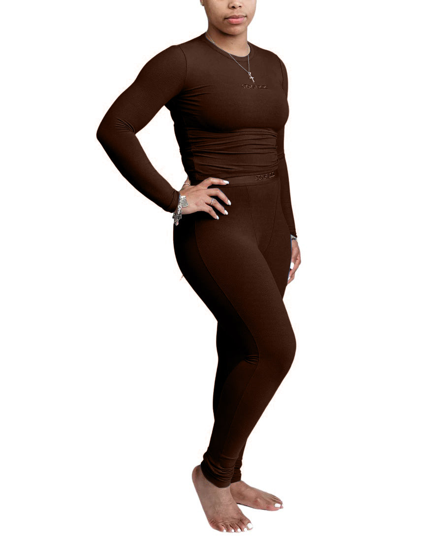 Women Essential Leggings in Chocolate