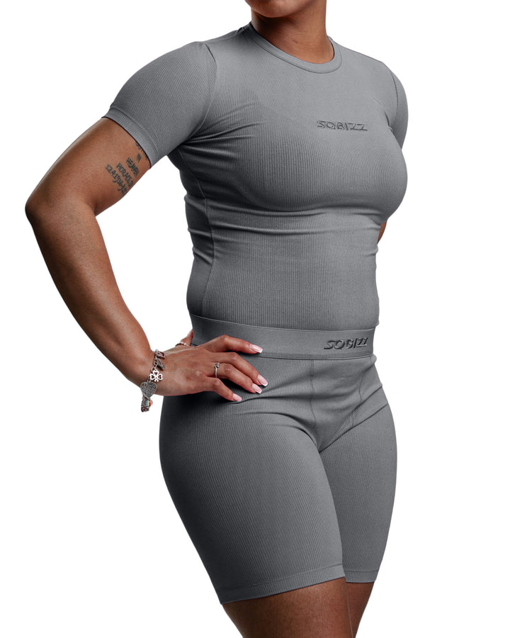 Women Essential Biker Tights in Darkgrey