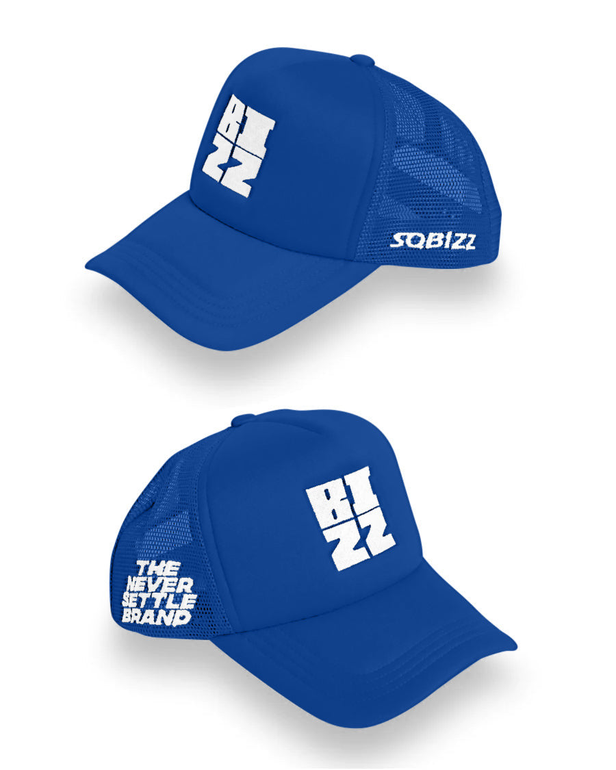 Bizz Trucker Hat in Roya/White