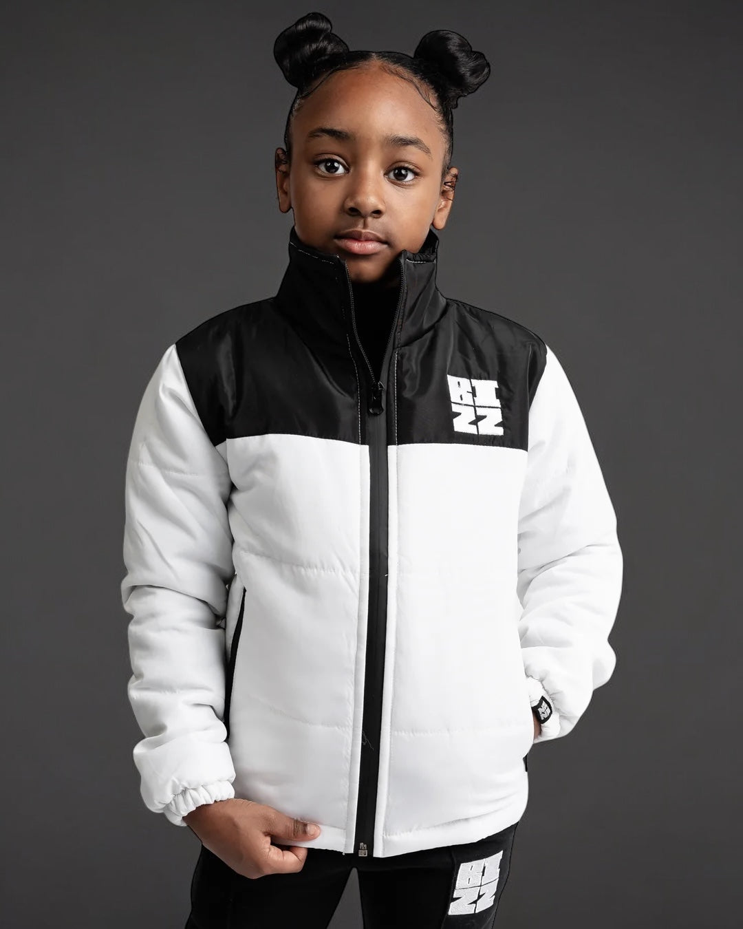 Kid Club Puffer Jacket in White/Black