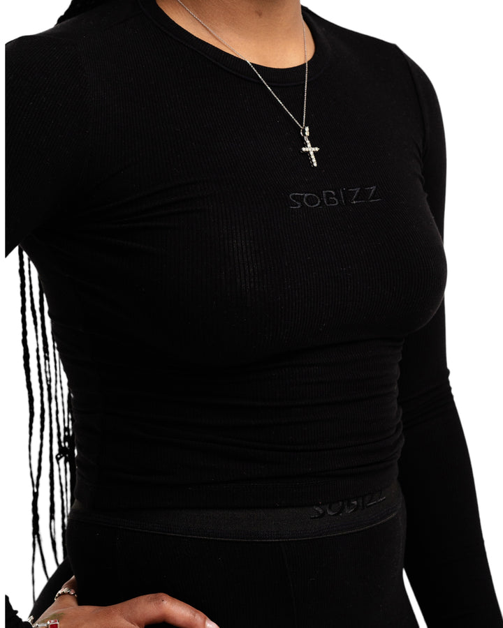 Women Essential L/S Shirt in Black