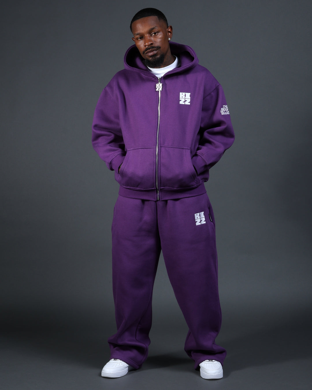 Bizz Sweatpants in Purple/White