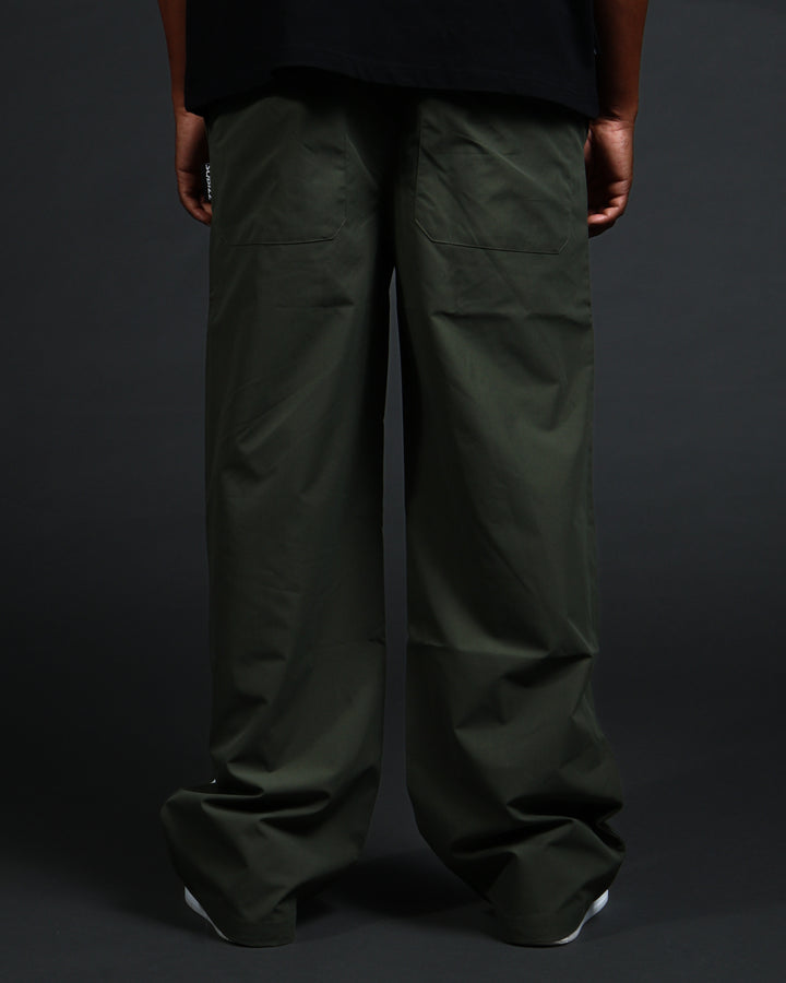 Summit Windpants in Olive/White