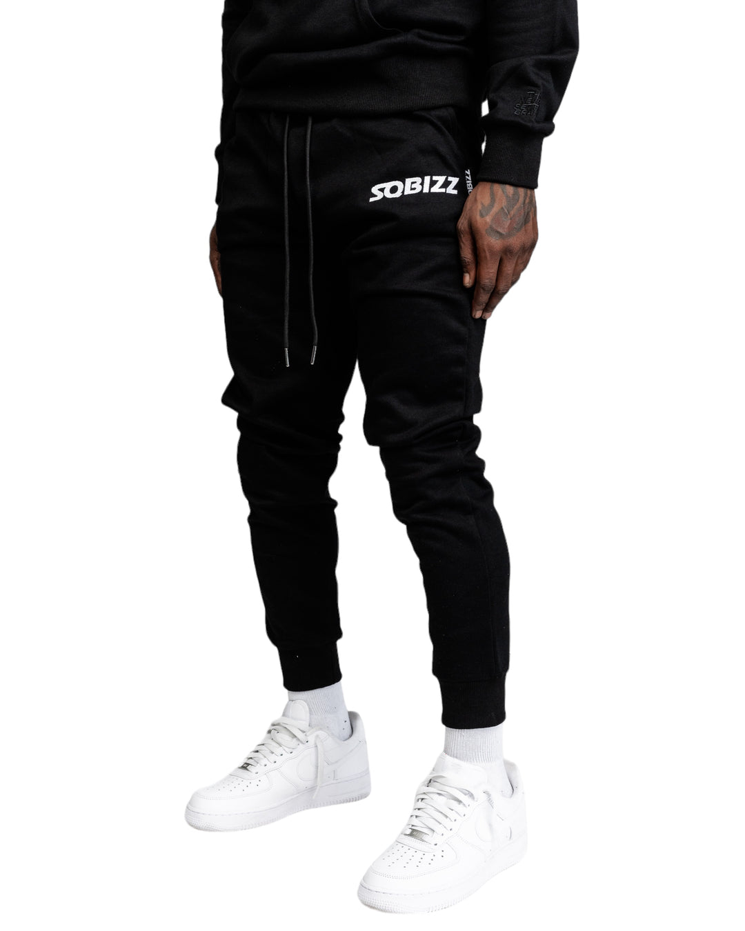 Essential Joggers in Black/White