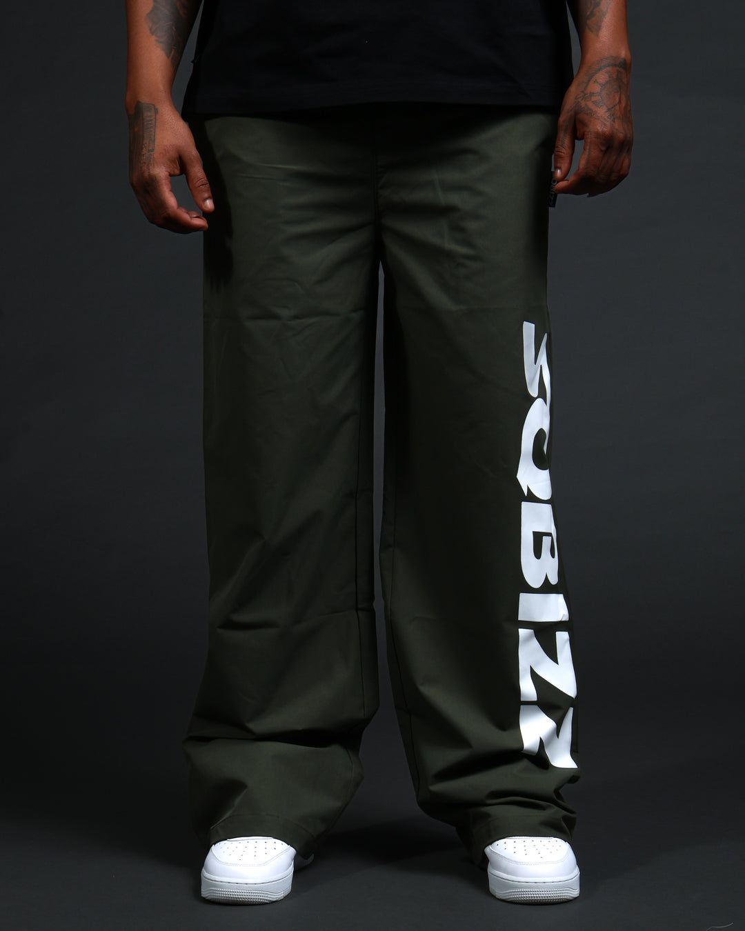 Summit Windpants in Olive/White