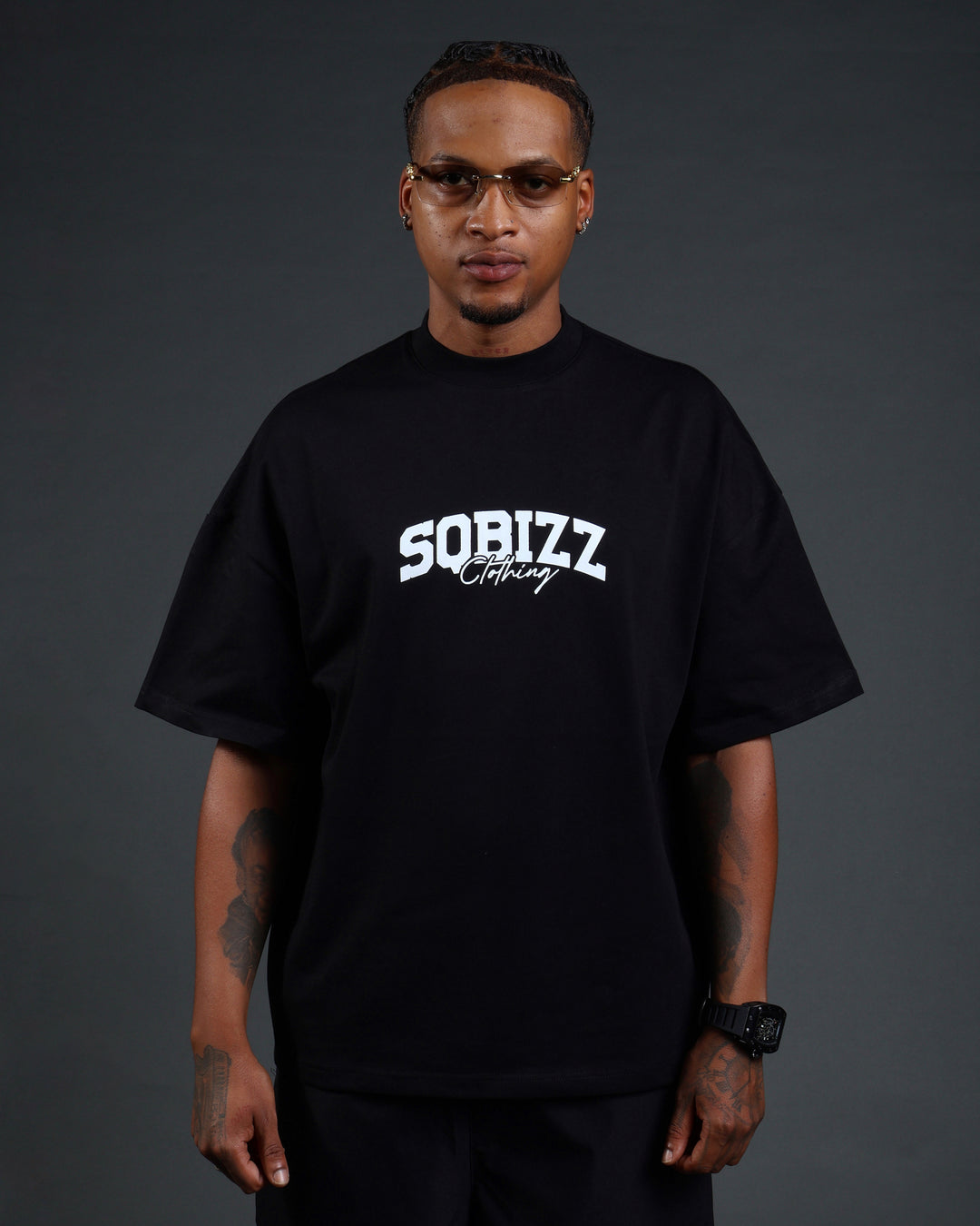 Motto Tee In Black/White