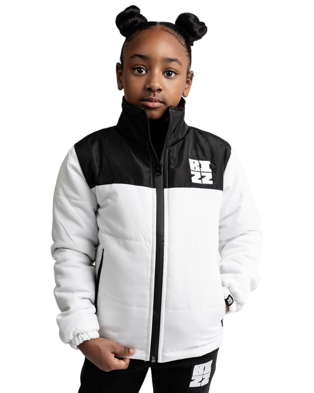 Kid Club Puffer Jacket in White/Black