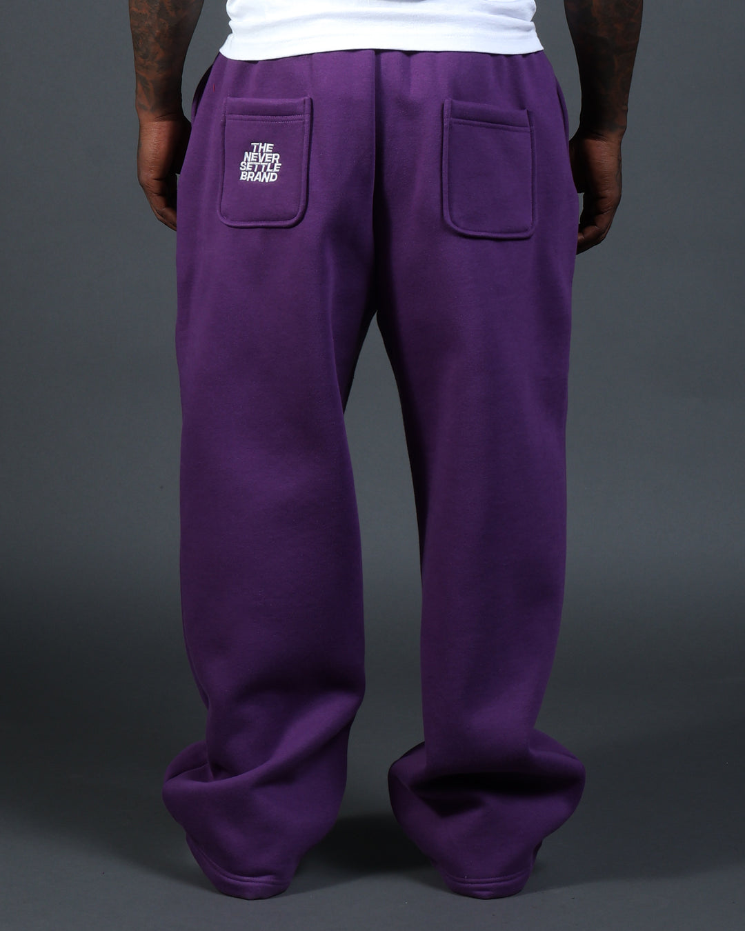 Bizz Sweatpants in Purple/White