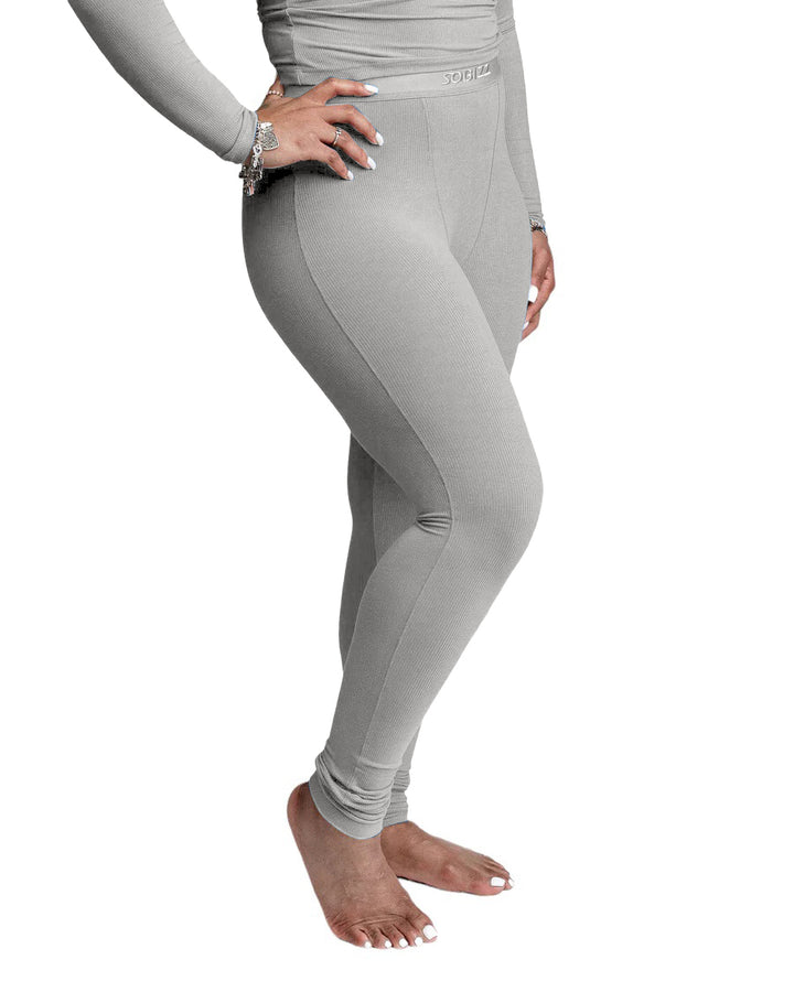 Women Essential Leggings in Grey