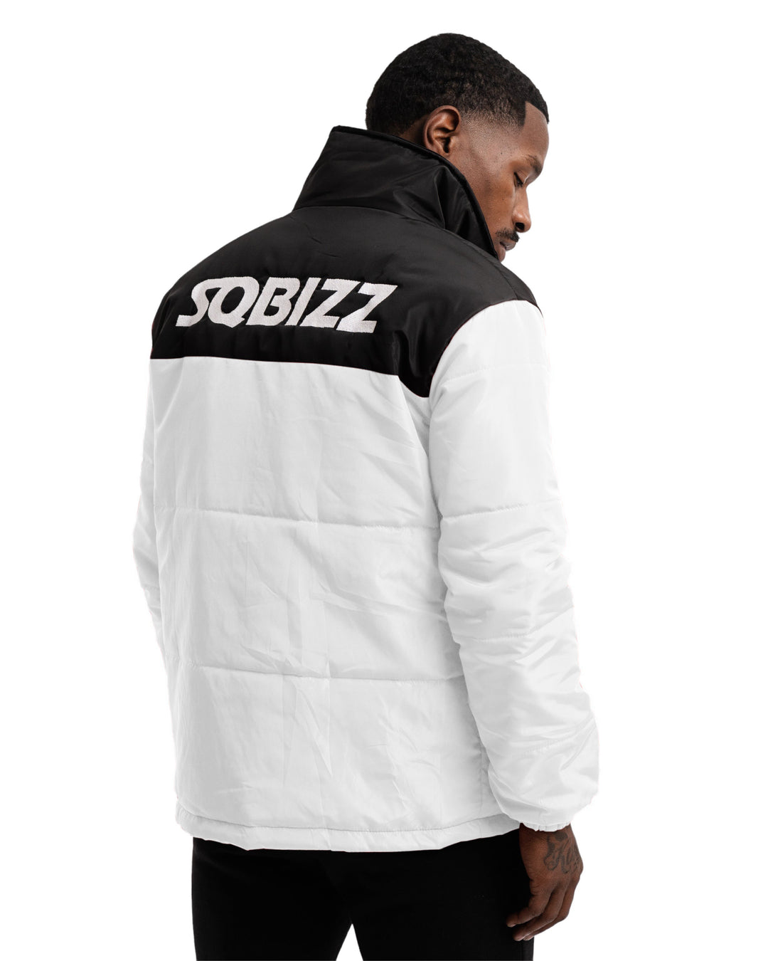 Club Puffer Jacket In White/Black