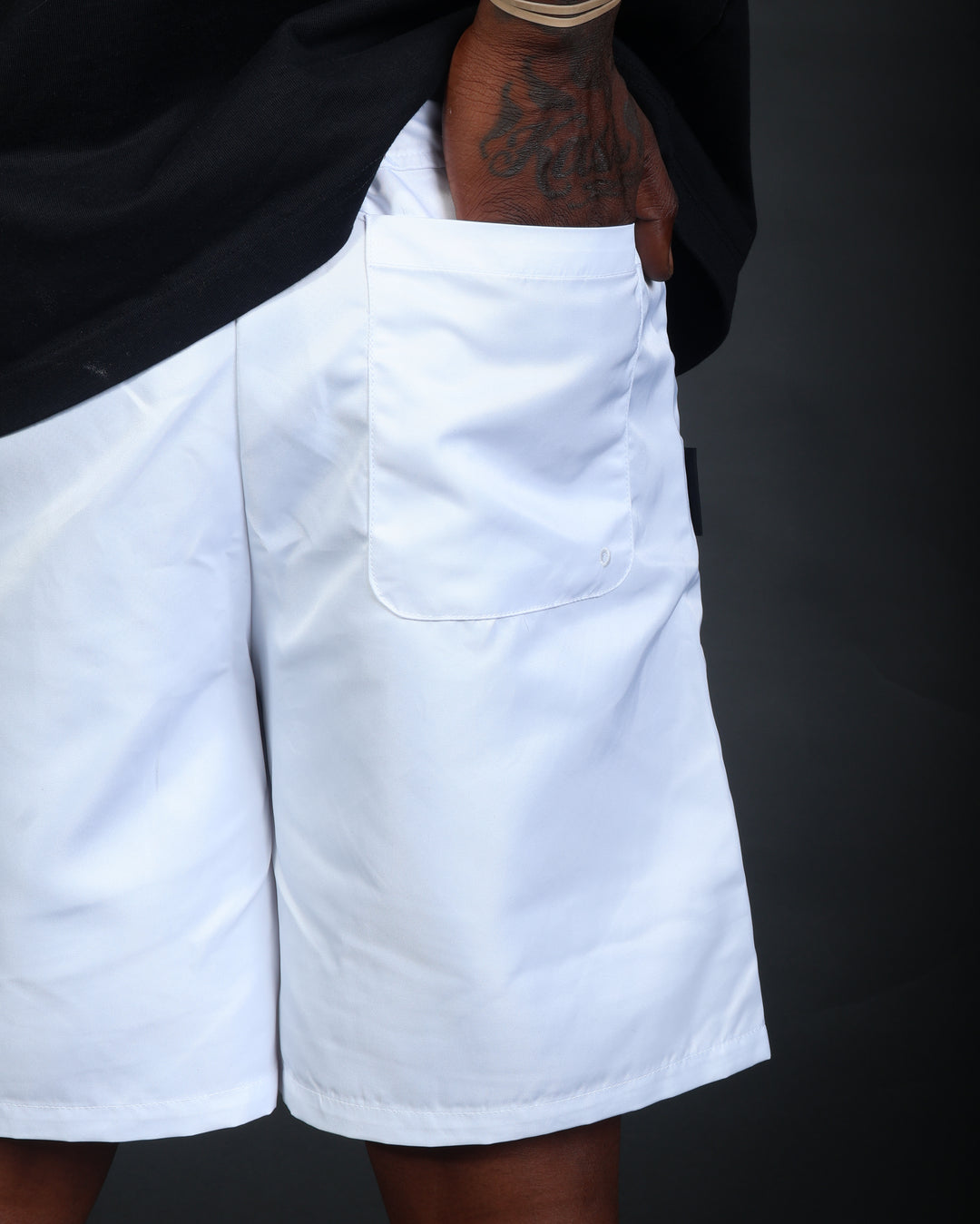 Club Shorts in White/Black