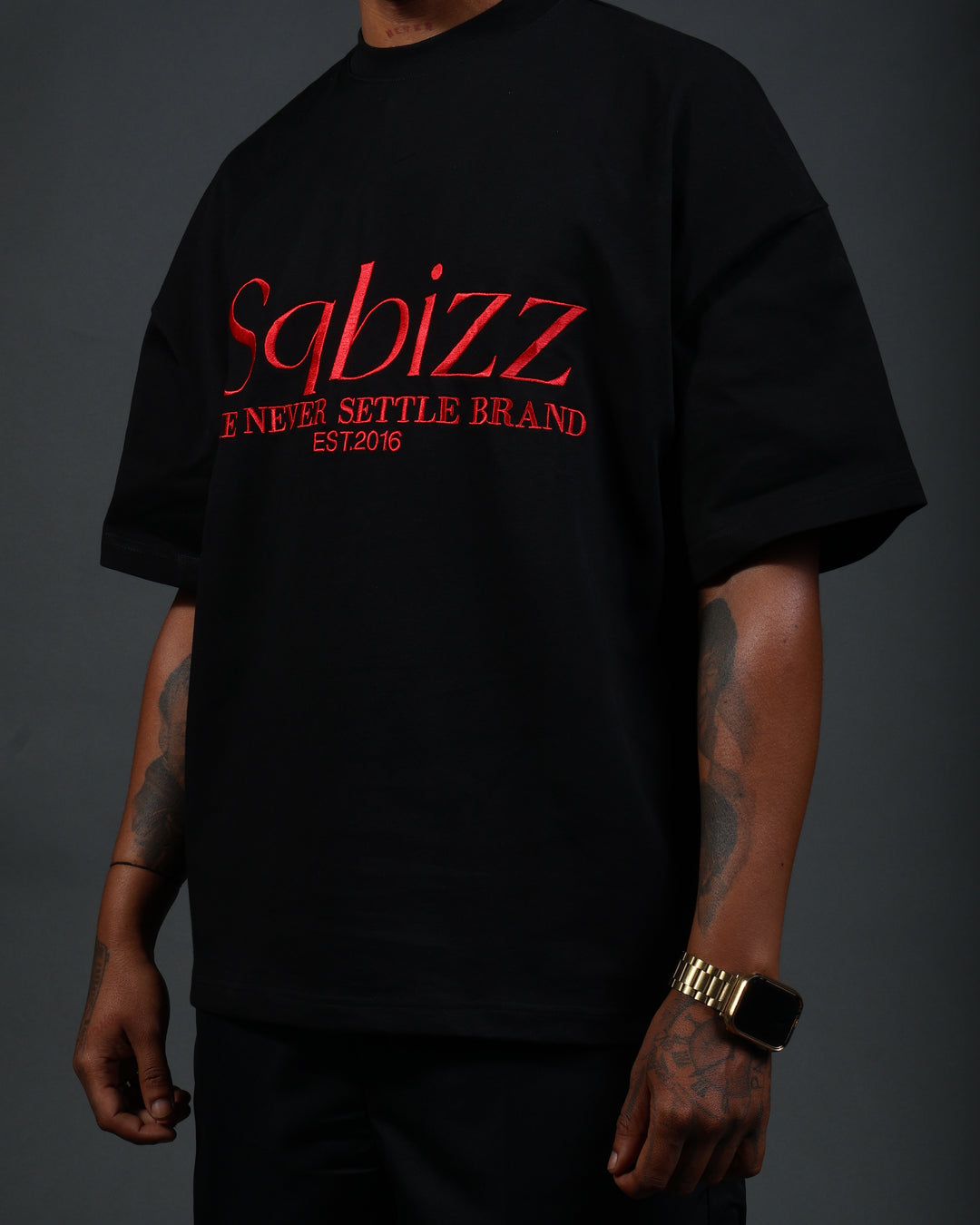 Prestige Tee in Black/Red