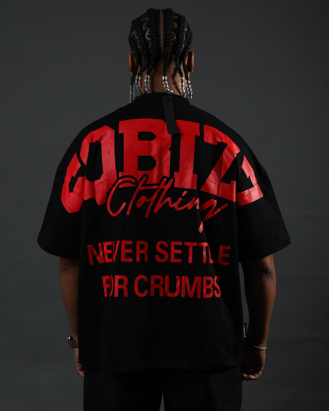 Motto Tee - Black/Red