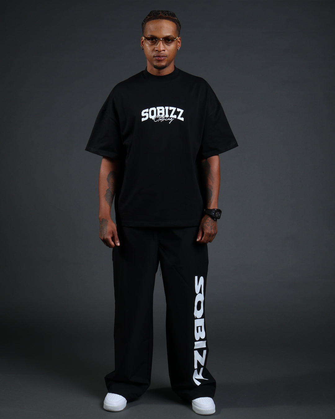 Motto Tee In Black/White
