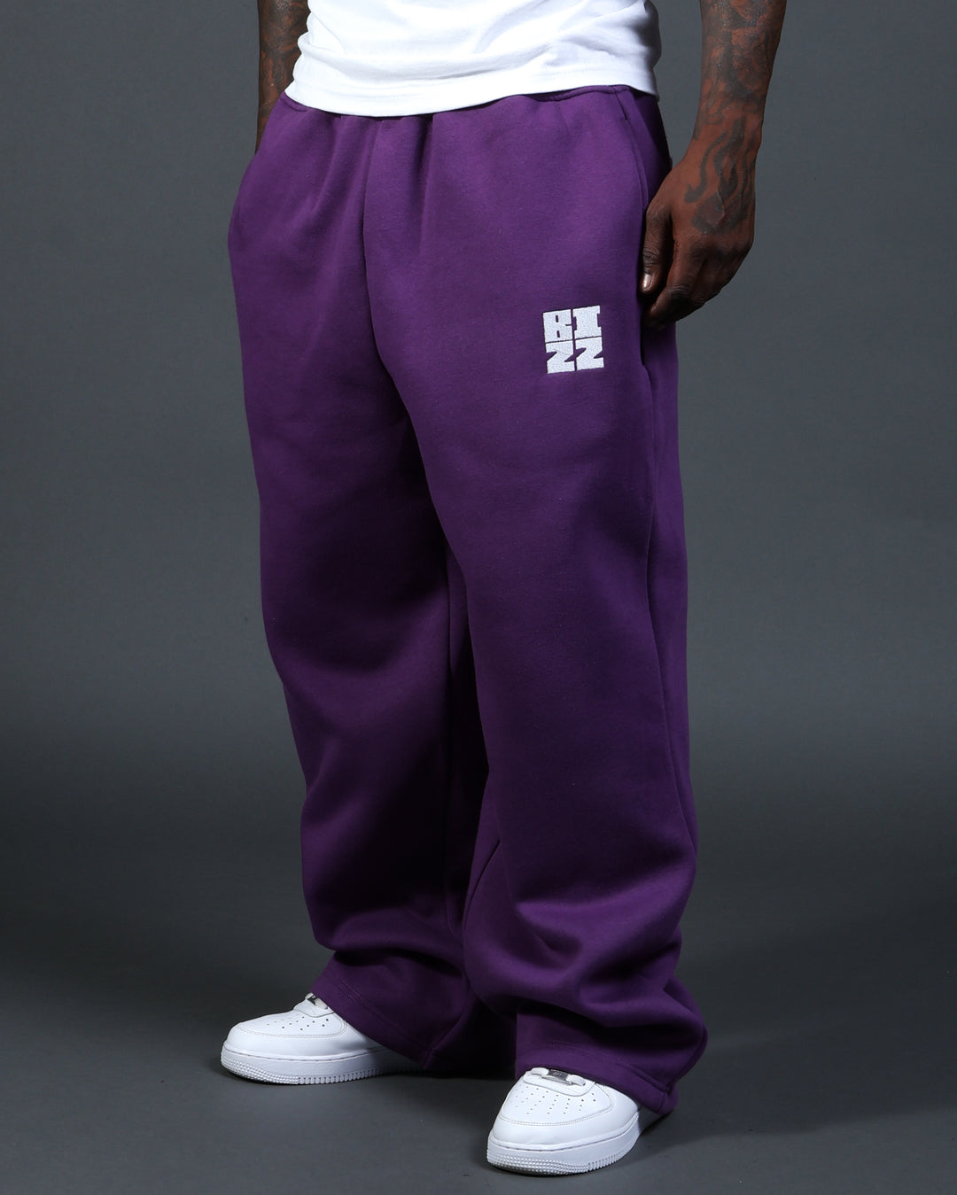 Bizz Sweatpants in Purple/White