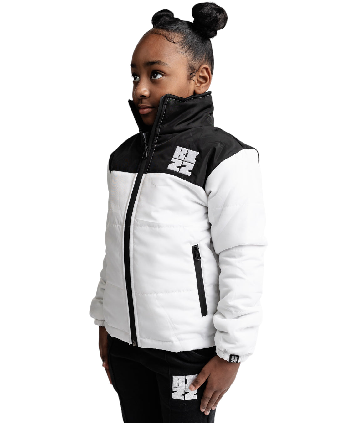 Kid Club Puffer Jacket in White/Black