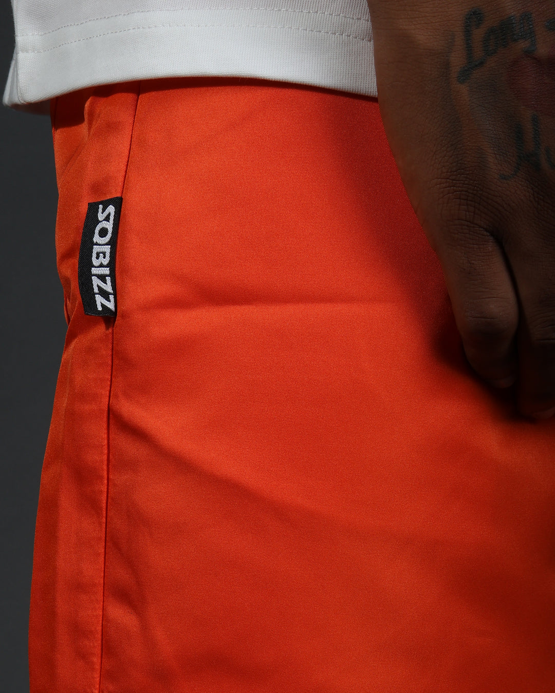Club Shorts in Orange/White
