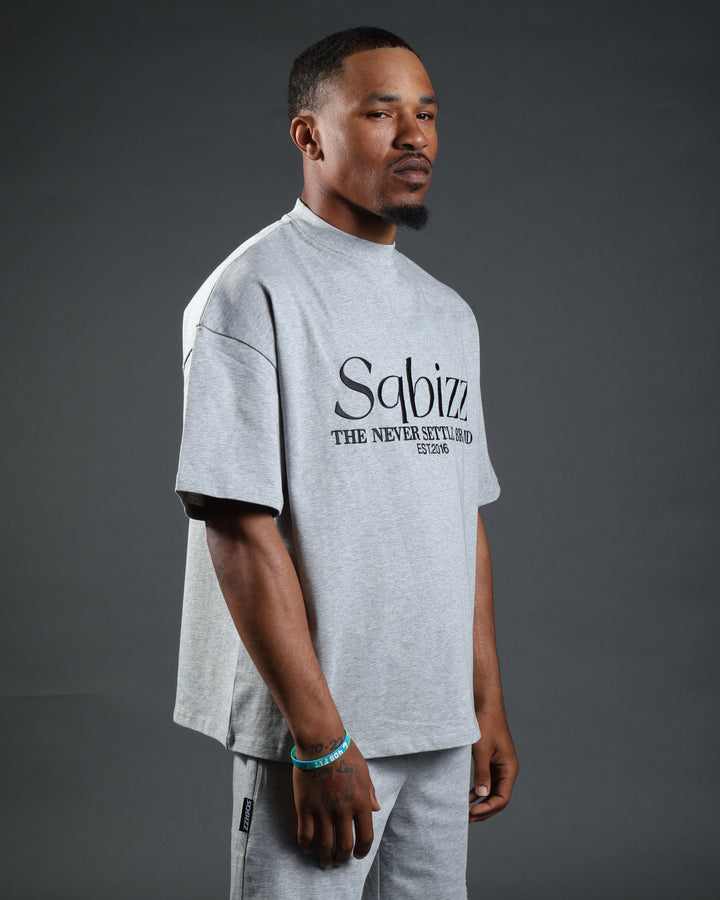 Prestige Tee in Grey/Black