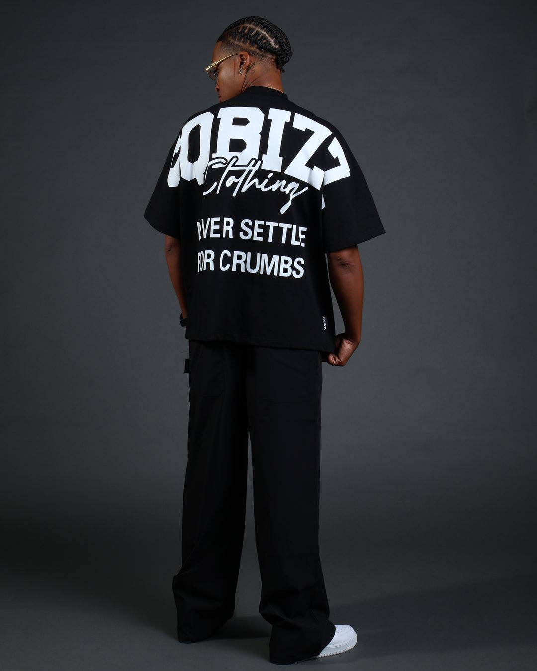 Motto Tee In Black/White