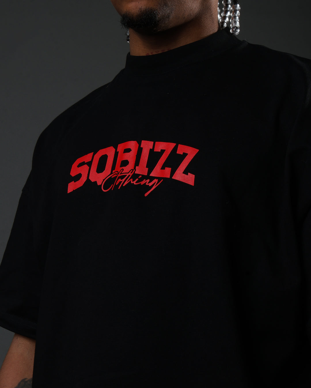 Motto Tee - Black/Red